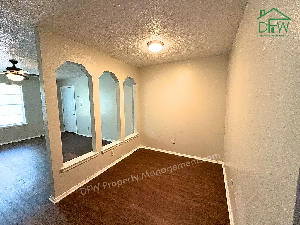 2 bed, 1.0 bath, 885 sqft, $1,170 — Photo 4