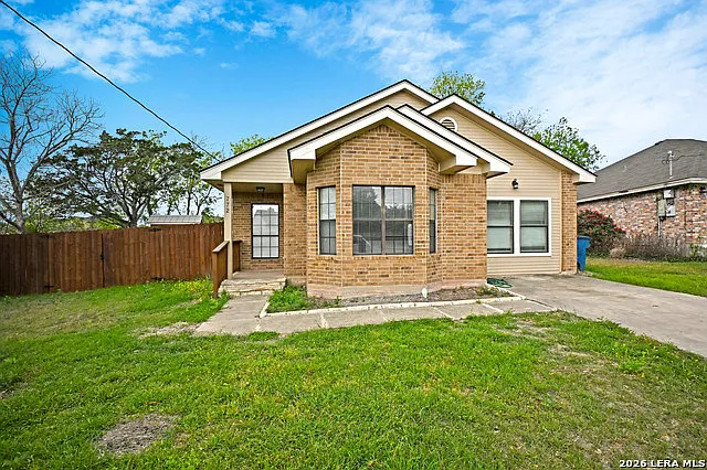 772 Vista Pkwy — Photo 1