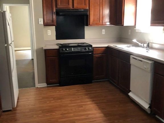 4th image of 4387 Jamaica Dr