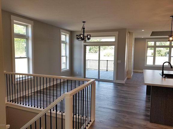 5th image of 3657 Van Buren St #0
