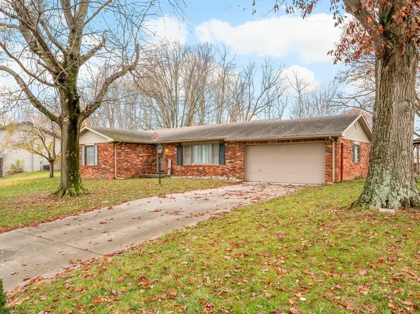 631 Whittier Dr, Seymour, IN 47274