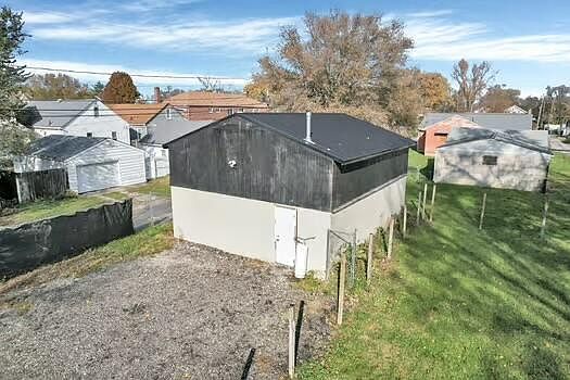 5th image of 1062 E Deshler Ave