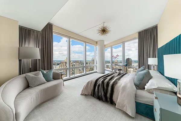 Sold by Compass | media 10