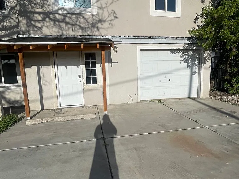 2946 Ogden Ave — Photo 10