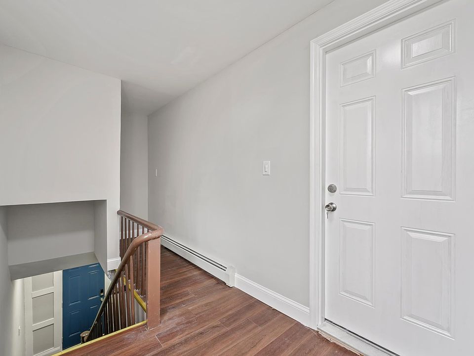 Second floor Front door entry