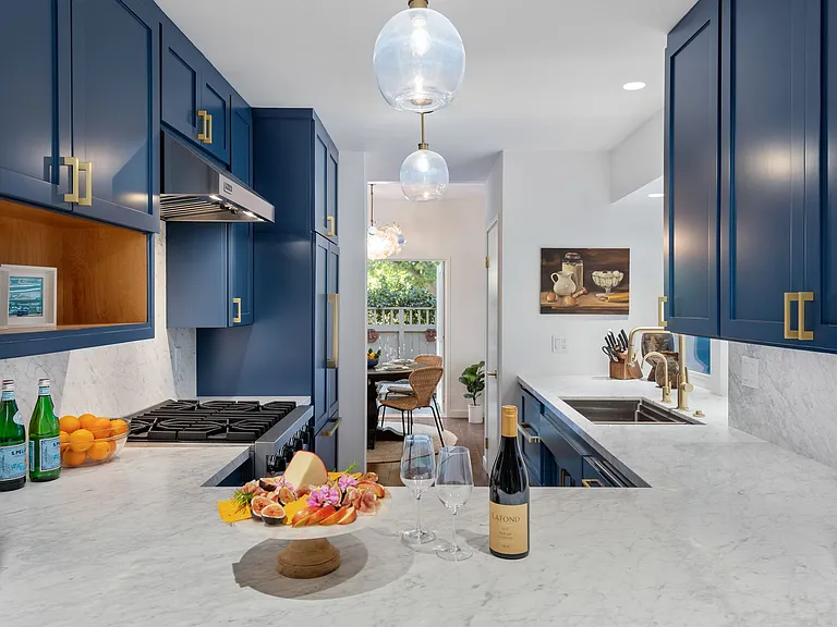 18 E Valerio St — Photo 9