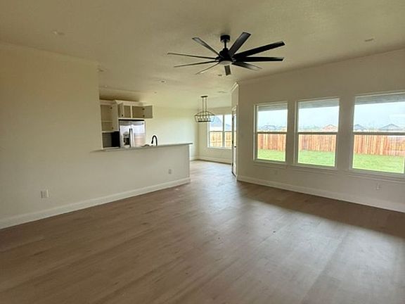 3rd image of 7646 Hudson Way