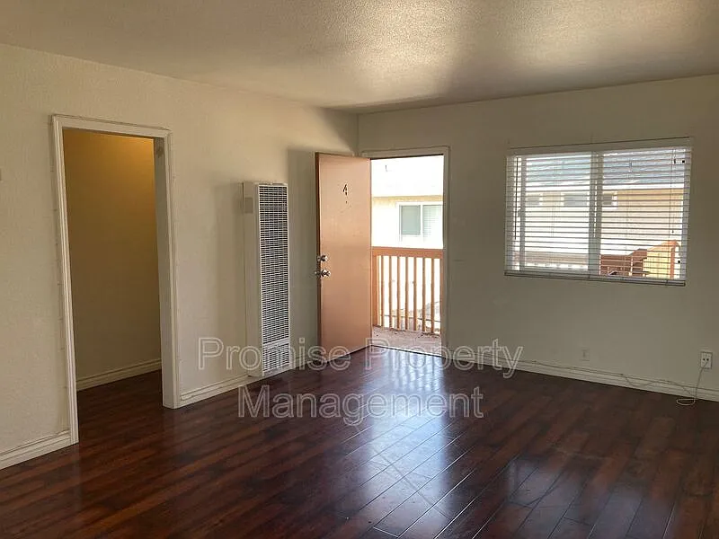 1 bed, 1.0 bath, 850 sqft, $2,300 — Photo 3