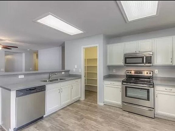 2nd image of 1104 S Somerset