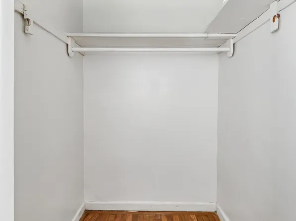 2705 Kings Highway image 9 of 9