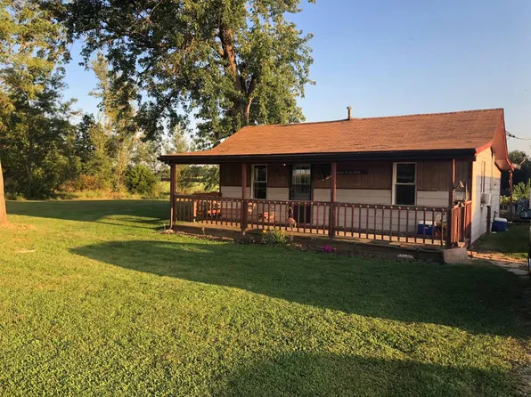 6736 State Route 161 Ext, Iuka, IL 62849
