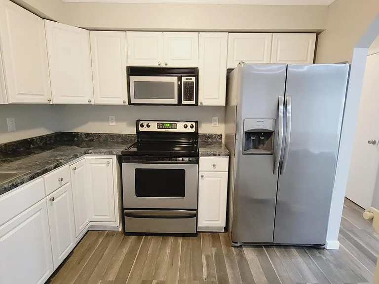 1316 E Woodshire Dr — Photo 5