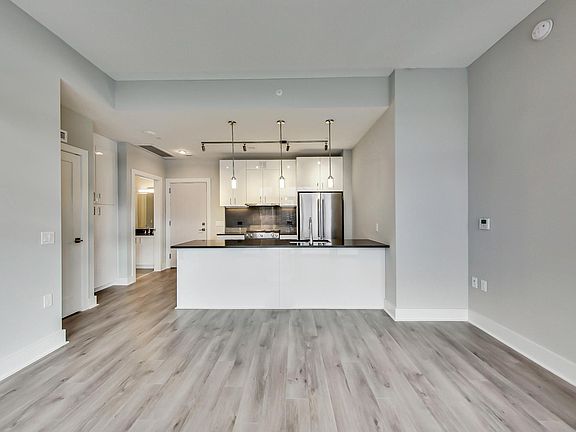 Living Room\Kitchen
