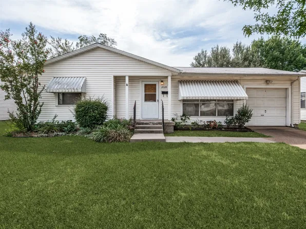 2528 Rugby Ln, Farmers Branch, TX 75234