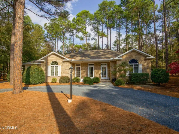 360 Oakmont Circle, Pinehurst, NC 28374