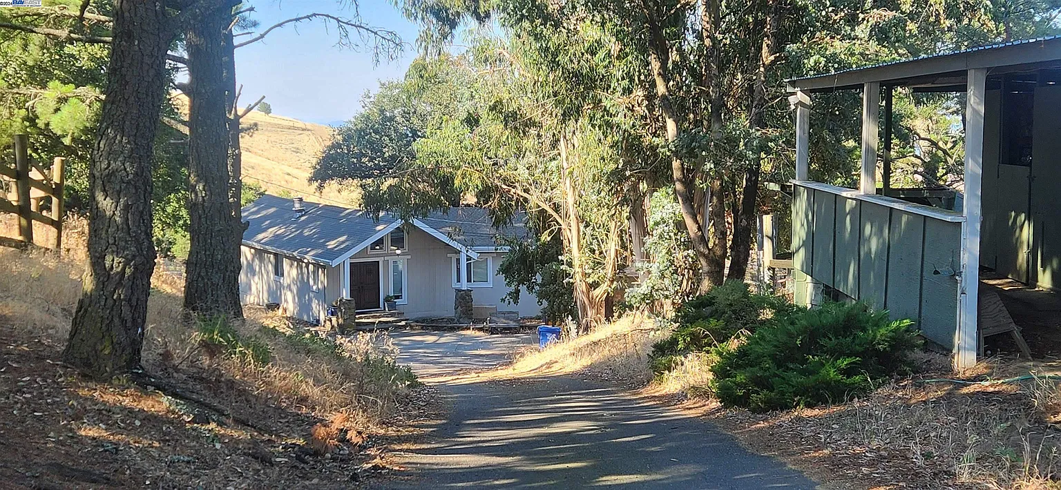 10580 Morgan Territory Rd photo 1