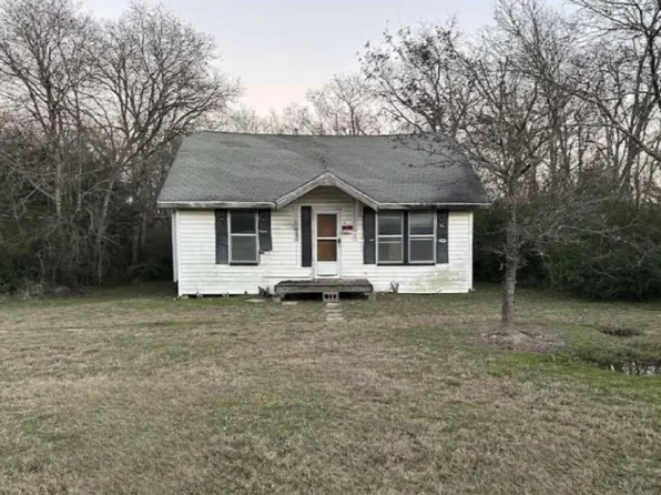 609 N Martin Luther King Ave, Wortham, TX 76693