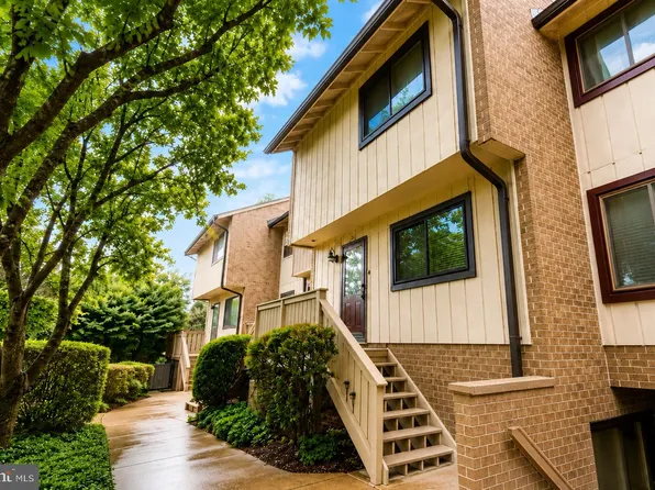 2473 Glengyle Dr #180, Vienna, VA 22181