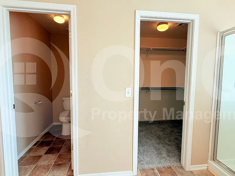 6022 N Florence Ave — Photo 1