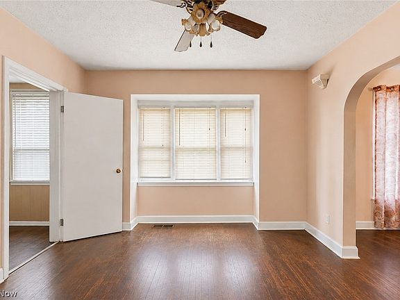 3rd image of 18914 Neff Rd