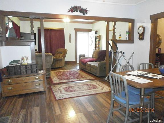 5th image of 323 NE 8th St