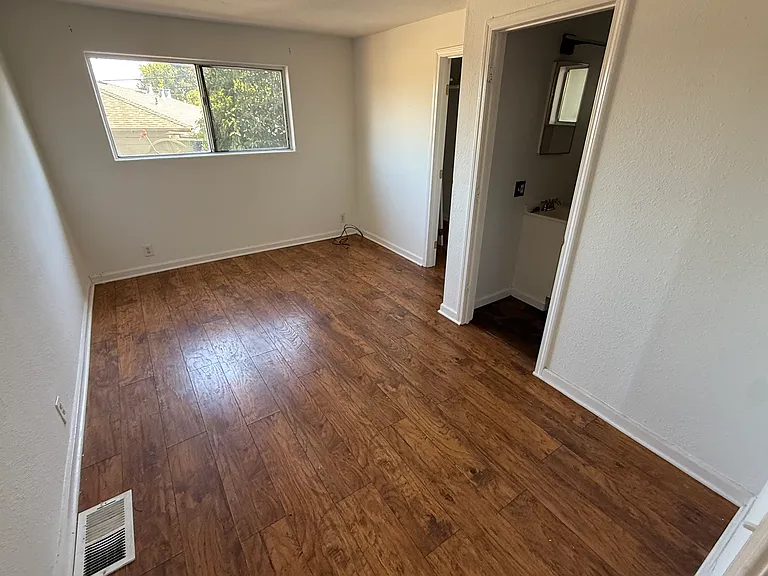 456 Maple Ave — Photo 1