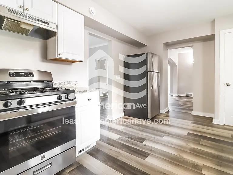 677567_004_kitchen_5.jpg