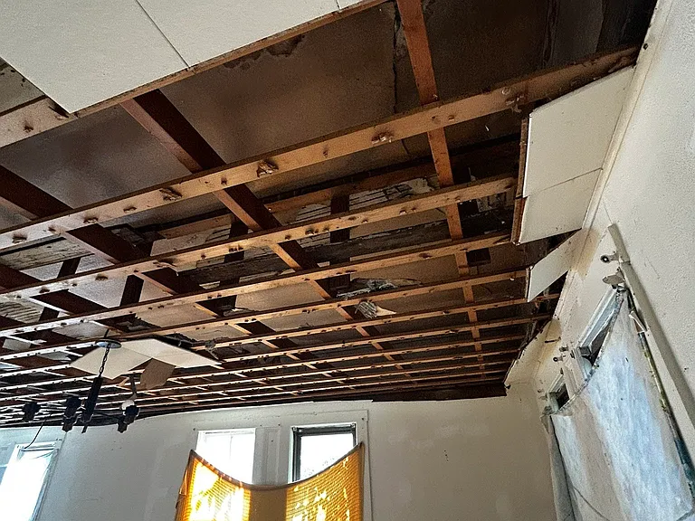 304 N Spruce St — Photo 29