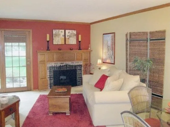 6206 W College Ave Unit 41, Greendale, WI 53129
