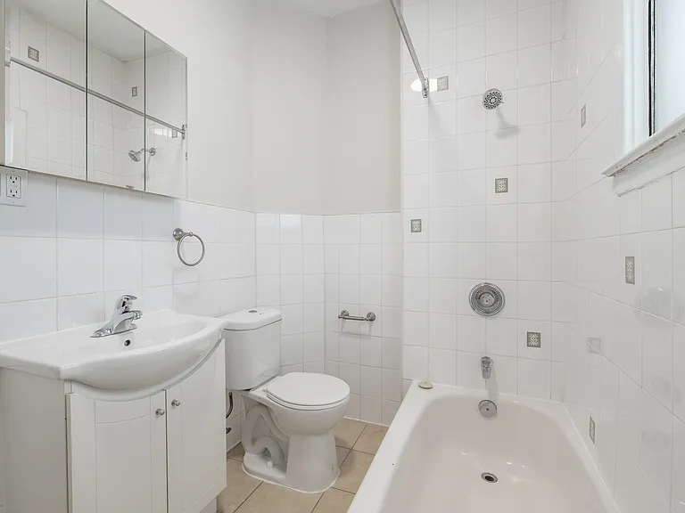 149 Maclaren St — Photo 17