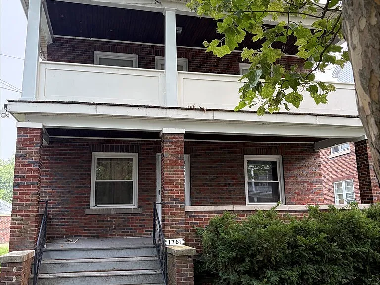 1761 Welch Ave #UPPER — Photo 1