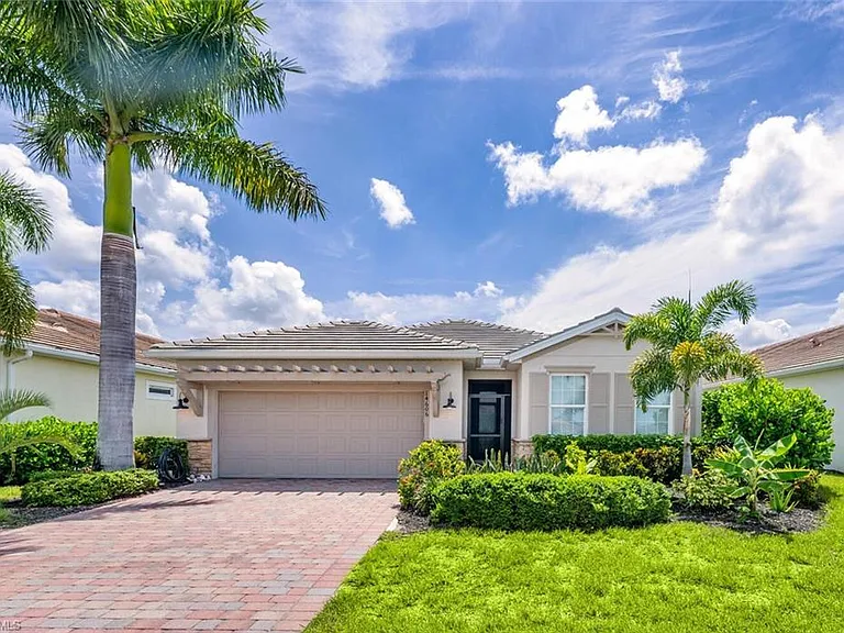 14606 Tropical Dr — Photo 2
