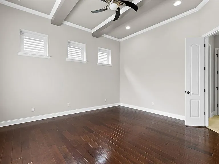 8631 Laureate Blvd — Photo 11