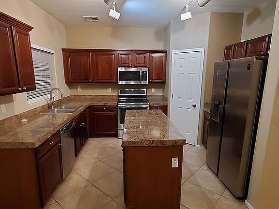 2nd image of 3089 W Jasper Butte Dr