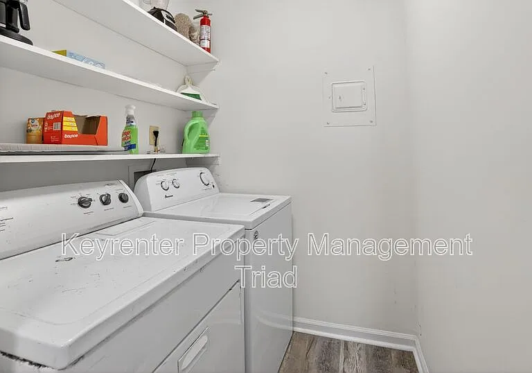 115 S Mendenhall St #D — Photo 12