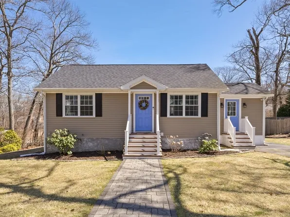 22 Burt St, Attleboro, MA 02703