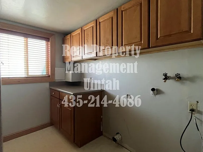 456 S 3130 W — Photo 11