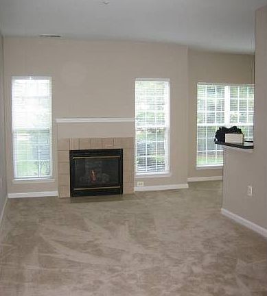 living room/gas fireplace