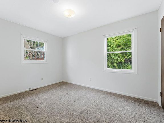 5th image of 40 Highland Ave