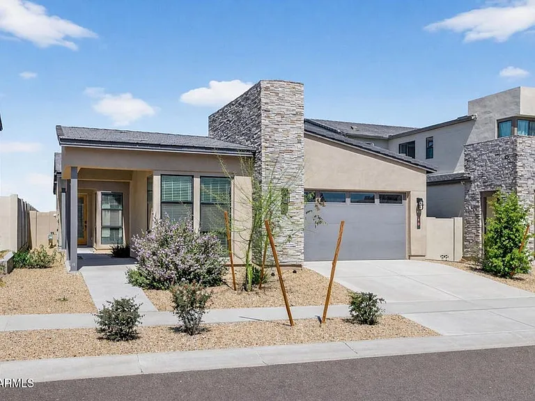 810 E Hopi Trl — Photo 1