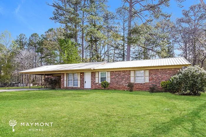 3 bed, 1.5 bath, 1342 sqft, $1,495 — Photo 2