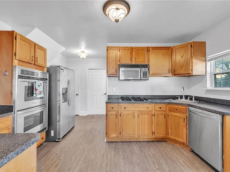 8411 Chesapeake Blvd — Photo 3
