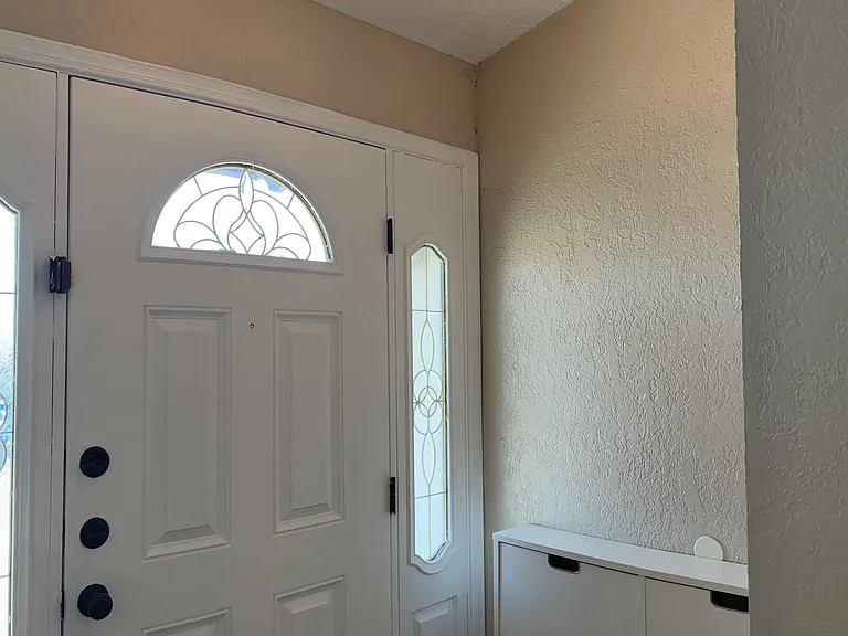 5527 Carousel Dr — Photo 3