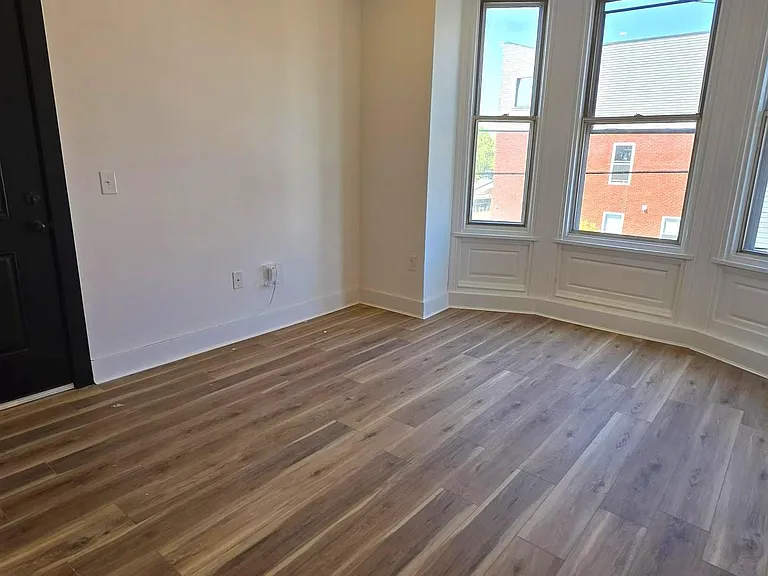 1543 N 33rd St #2 — Photo 3