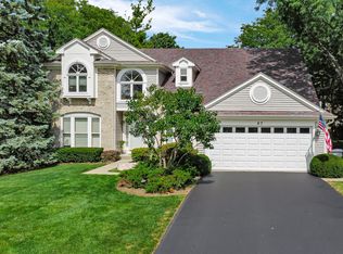 67 Shelby Ct, Vernon Hills, IL