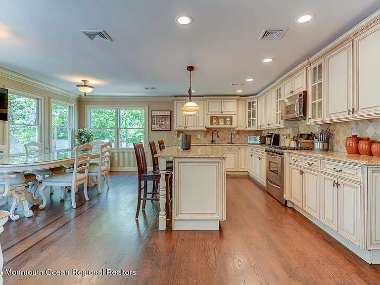 1603 Lake Ave — Photo 10