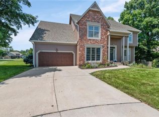 5404 Meadow Lk, Parkville, MO 64152