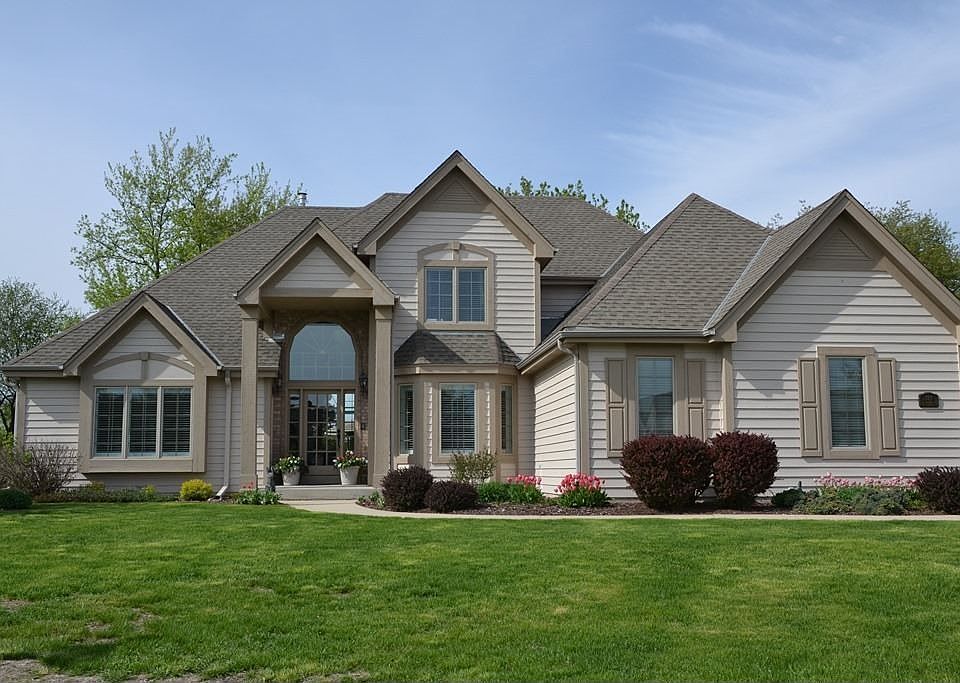 2nd image of 870 Saint Andrews Dr