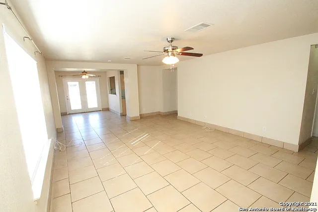 3 bed, 2.0 bath, 1332 sqft, $1,500 — Photo 4