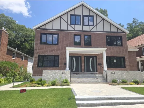 444 Lowell Ave #444, Newtonville, MA 02460